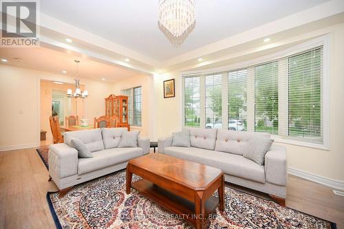 364 Wisteria Way, Oakville, ON - Indoor Photo Showing Living Room