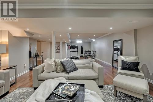 3105 Portree Crescent, Oakville, ON - Indoor Photo Showing Living Room