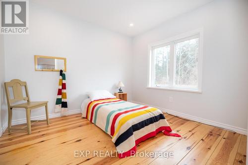 74 Dawson Road, South Algonquin, ON - Indoor Photo Showing Bedroom