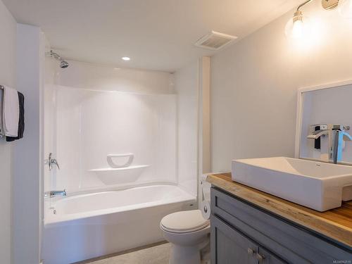 3672 15Th Ave, Port Alberni, BC - Indoor Photo Showing Bathroom