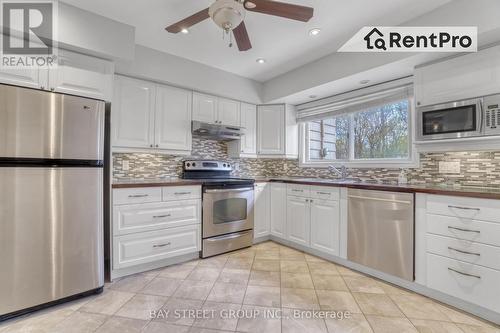 332 Melores Drive, Burlington, ON - Indoor Photo Showing Kitchen With Upgraded Kitchen