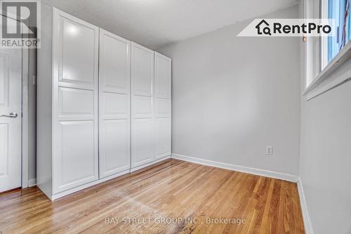 332 Melores Drive, Burlington, ON - Indoor Photo Showing Other Room