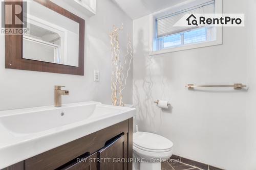 332 Melores Drive, Burlington, ON - Indoor Photo Showing Bathroom