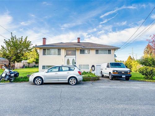 3930 Garnet Pl, Saanich, BC - Outdoor