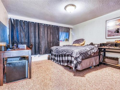 3930 Garnet Pl, Saanich, BC - Indoor Photo Showing Bedroom