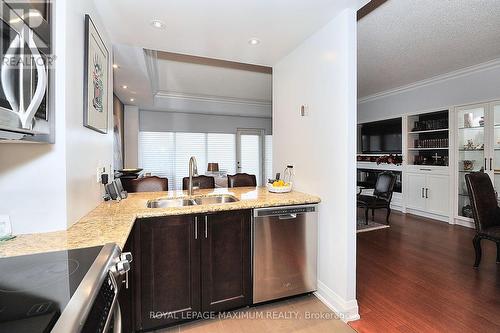 419 - 83 Woodbridge Avenue, Vaughan, ON - Indoor Photo Showing Kitchen With Double Sink
