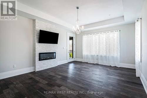 6886 10Th Line, New Tecumseth, ON - Indoor Photo Showing Living Room With Fireplace