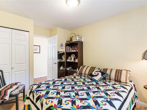 6092 Nelson Rd, Nanaimo, BC - Indoor Photo Showing Bedroom