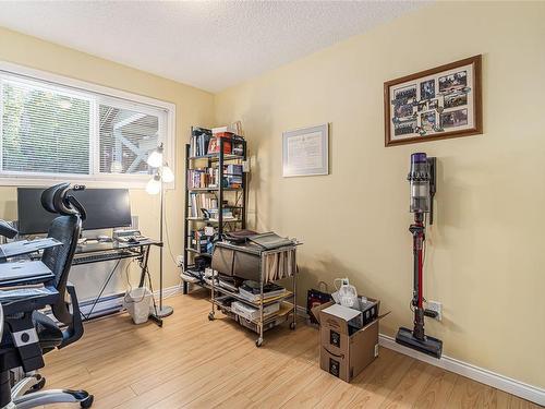 6092 Nelson Rd, Nanaimo, BC - Indoor Photo Showing Office