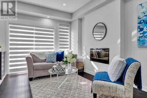 3951 Koenig Road, Burlington, ON - Indoor Photo Showing Living Room With Fireplace