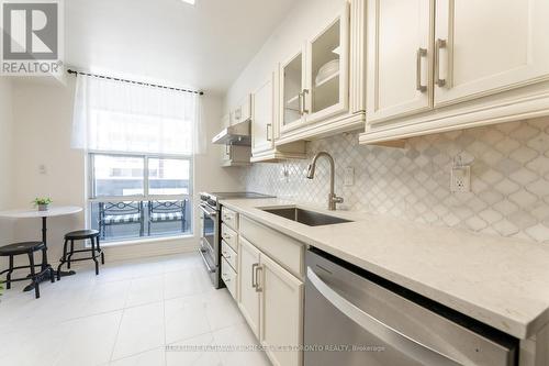 202 - 50 Inverlochy Boulevard, Markham, ON - Indoor Photo Showing Kitchen With Upgraded Kitchen