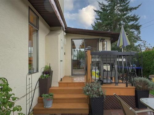 4202 Thornhill Cres, Saanich, BC - Outdoor With Deck Patio Veranda