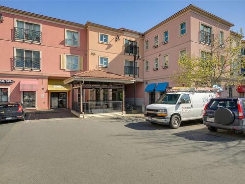 216-1642 Mckenzie Ave, Saanich, BC - Outdoor With Balcony