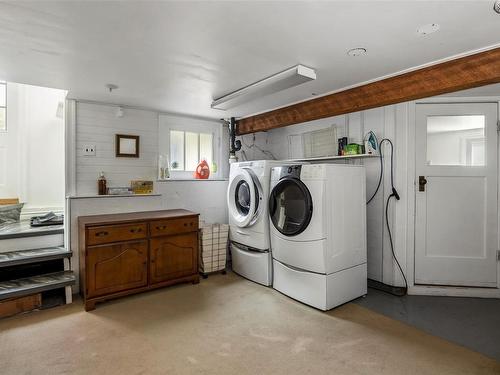1250 Rockland Ave, Victoria, BC - Indoor Photo Showing Laundry Room