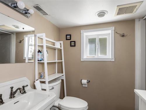 1250 Rockland Ave, Victoria, BC - Indoor Photo Showing Bathroom