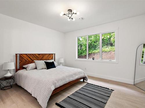 150 Atkins Rd, View Royal, BC - Indoor Photo Showing Bedroom