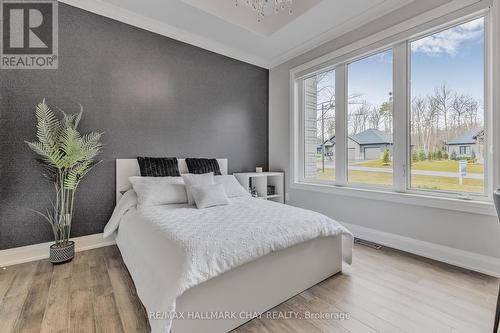 7 Walter James Parkway, Springwater, ON - Indoor Photo Showing Bedroom