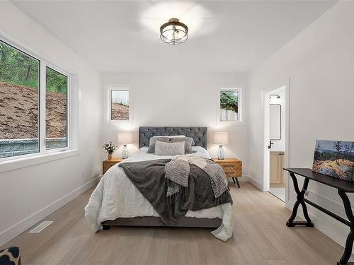 146 Atkins Rd, View Royal, BC - Indoor Photo Showing Bedroom