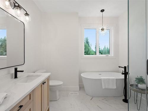 146 Atkins Rd, View Royal, BC - Indoor Photo Showing Bathroom