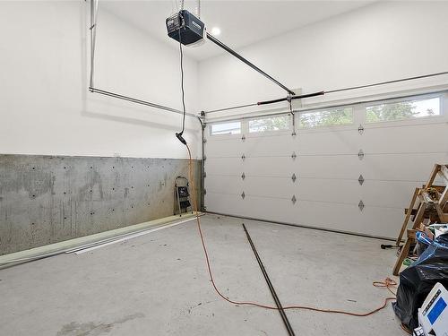 146 Atkins Rd, View Royal, BC - Indoor Photo Showing Garage