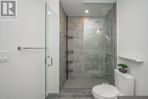 2208 - 297 Oak Walk Drive, Oakville, ON - Indoor Photo Showing Bathroom