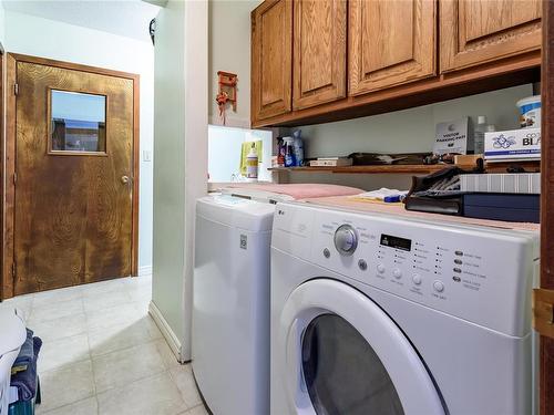923 Sand Pines Dr, Comox, BC - Indoor Photo Showing Laundry Room