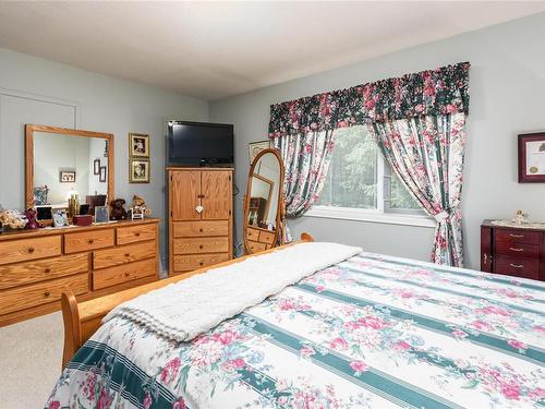 923 Sand Pines Dr, Comox, BC - Indoor Photo Showing Bedroom