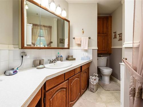 923 Sand Pines Dr, Comox, BC - Indoor Photo Showing Bathroom