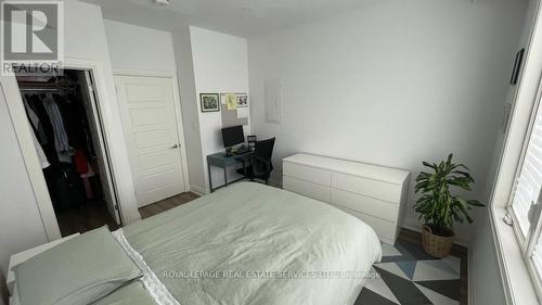 Main - 206 Oakwood Avenue, Toronto, ON - Indoor Photo Showing Bedroom