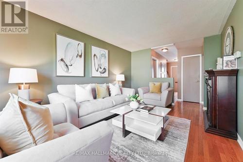 58 - 341 Military Trail, Toronto, ON - Indoor Photo Showing Living Room