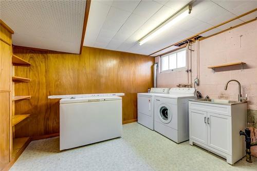615 Cumberland Avenue, Burlington, ON - Indoor Photo Showing Laundry Room