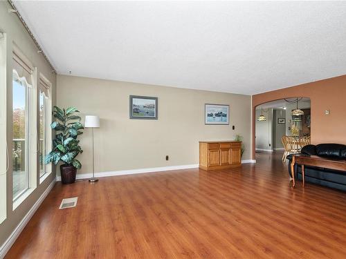 911 Galerno Rd, Campbell River, BC - Indoor