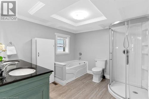 106 Drive In Crescent, Georgian Bluffs, ON - Indoor Photo Showing Bathroom