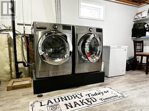 11226 Gardiner Drive, North Battleford, SK - Indoor Photo Showing Laundry Room