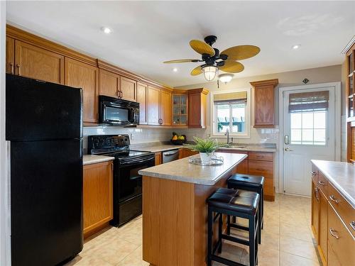 31 Donna Drive, Haldimand County, ON - Indoor Photo Showing Kitchen With Double Sink