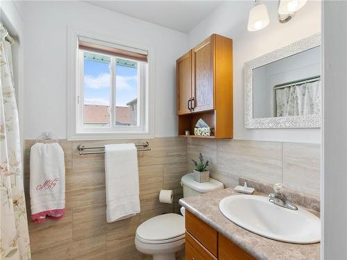 31 Donna Drive, Haldimand County, ON - Indoor Photo Showing Bathroom
