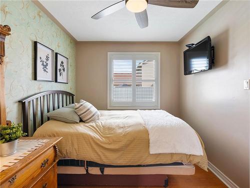 31 Donna Drive, Haldimand County, ON - Indoor Photo Showing Bedroom