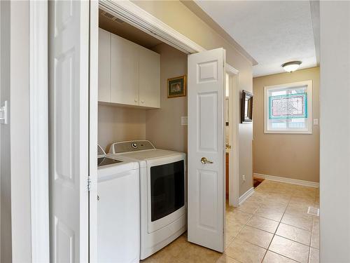 31 Donna Drive, Haldimand County, ON - Indoor Photo Showing Laundry Room