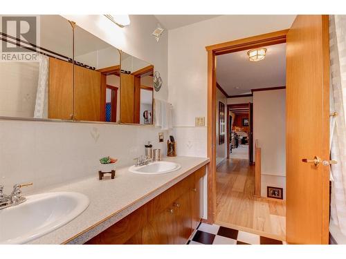 16550 Barkley Road, Lake Country, BC - Indoor Photo Showing Bathroom