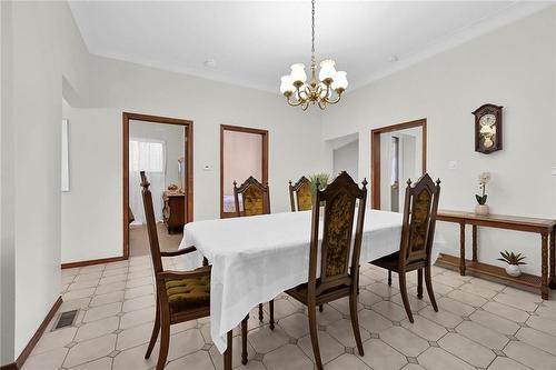 175 Victoria Avenue N, Hamilton, ON - Indoor Photo Showing Dining Room