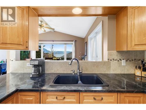 2407 4B Avenue Se, Salmon Arm, BC - Indoor Photo Showing Kitchen With Double Sink