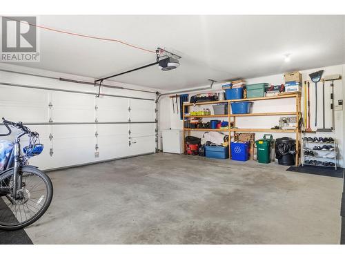 2407 4B Avenue Se, Salmon Arm, BC - Indoor Photo Showing Garage