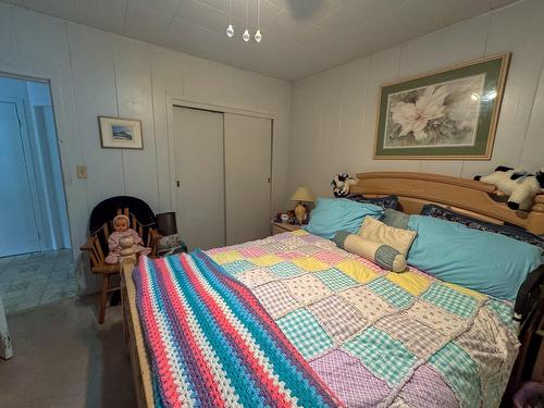 909 Innes Street, Nelson, BC - Indoor Photo Showing Bedroom