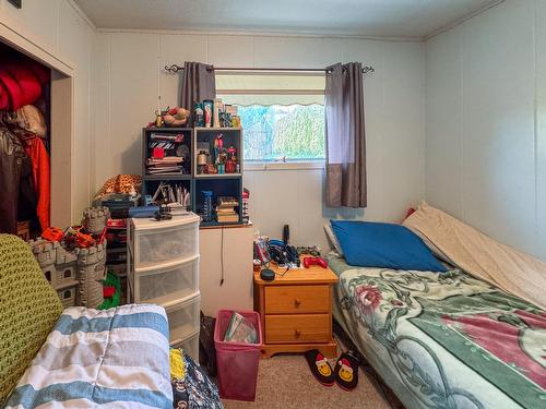 909 Innes Street, Nelson, BC - Indoor Photo Showing Bedroom