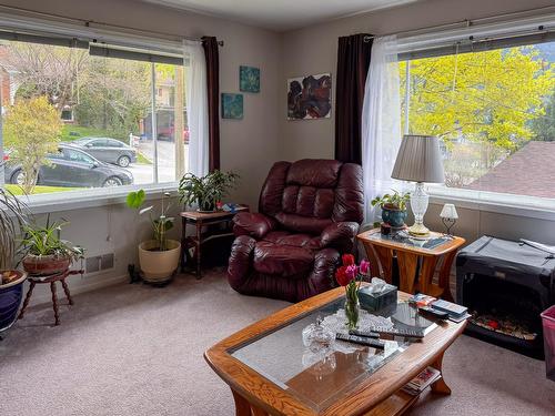 909 Innes Street, Nelson, BC - Indoor Photo Showing Dining Room