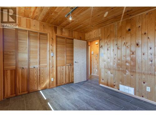 901 Barrington Avenue, Penticton, BC - Indoor Photo Showing Other Room