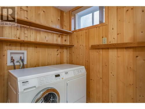 901 Barrington Avenue, Penticton, BC - Indoor Photo Showing Laundry Room