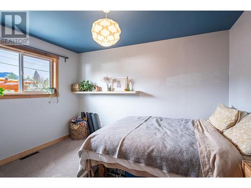 203 Second Street E, Revelstoke, BC - Indoor Photo Showing Bedroom