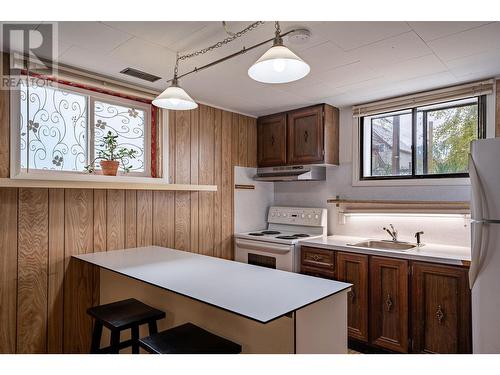 203 Second Street E, Revelstoke, BC - Indoor Photo Showing Kitchen