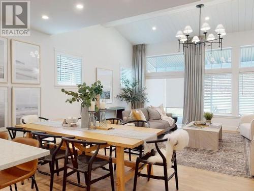 4060 Saturna Ave, Powell River, BC - Indoor Photo Showing Dining Room